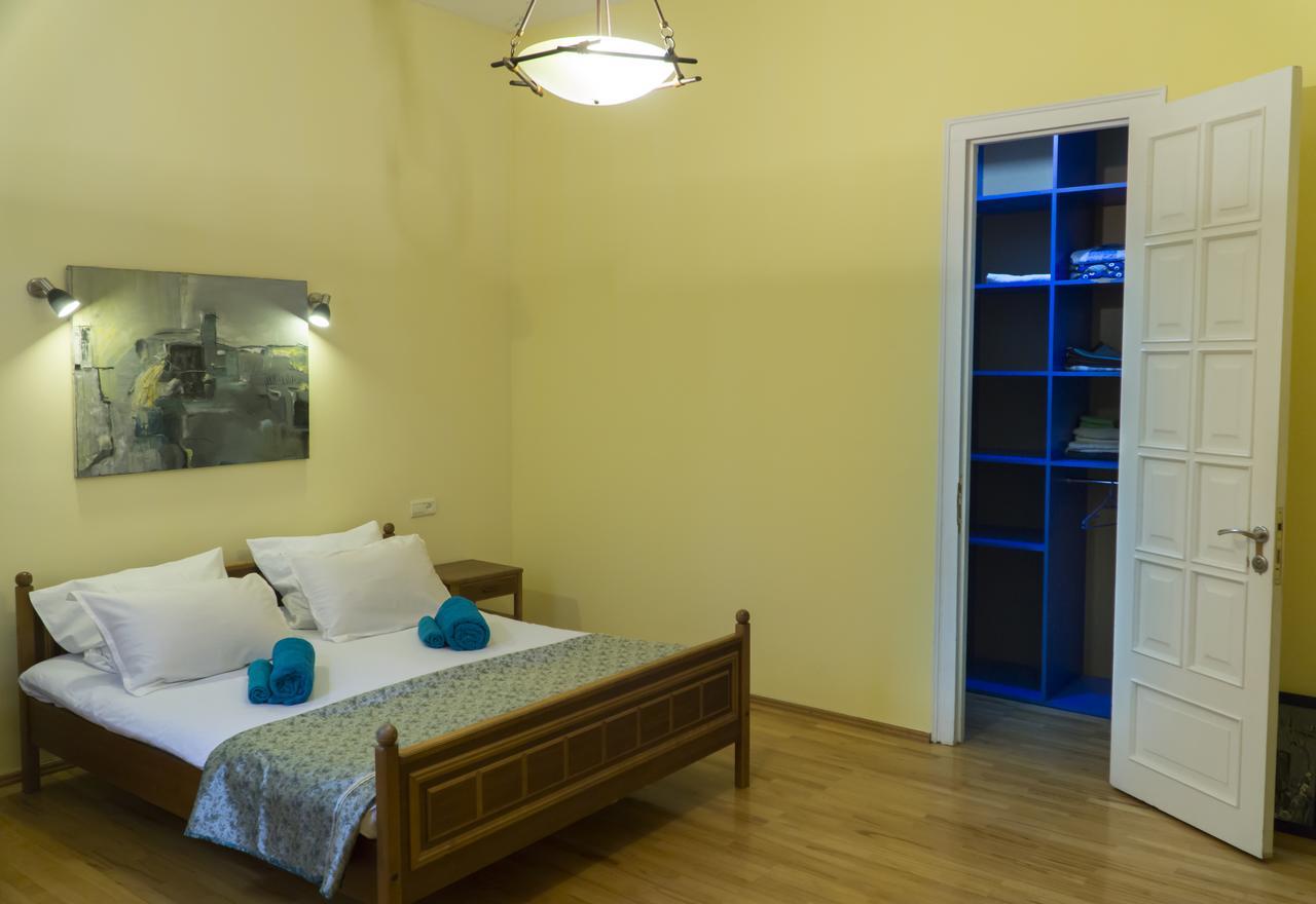 4Bd Appartaments With Cozy Garden Tbilisi ภายนอก รูปภาพ
