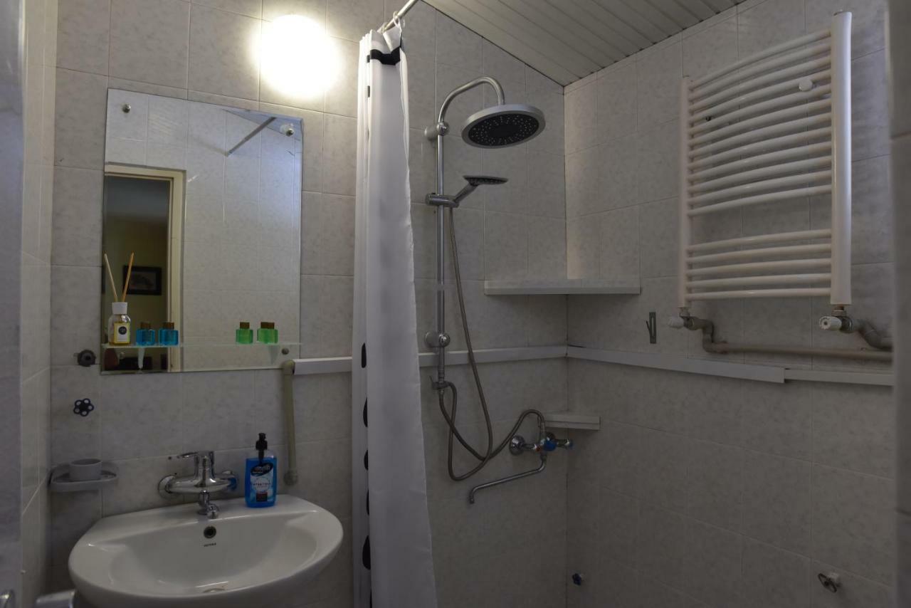 4Bd Appartaments With Cozy Garden Tbilisi ภายนอก รูปภาพ